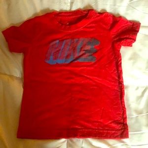 Toddler boys Nike t-shirt.